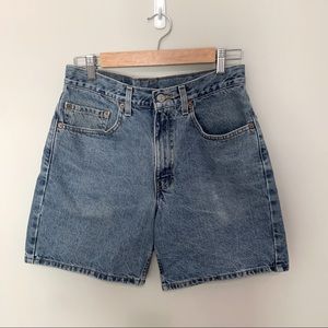 Vintage Levi's 550 Relaxed Mom Jean Style Shorts 100% cotton Size 6/8 Vintage 32